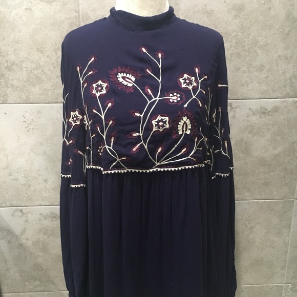 Parker Sadie Embroidered Peasant Shift Dress - Picture 3 of 13